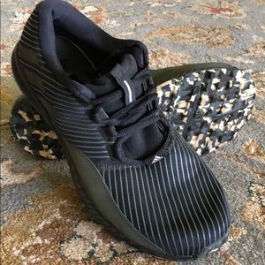 Adidas Men’s tennis shoe size 8 black striped/camo